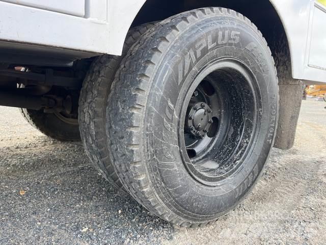 Isuzu NPR 200 Construcción - Otros