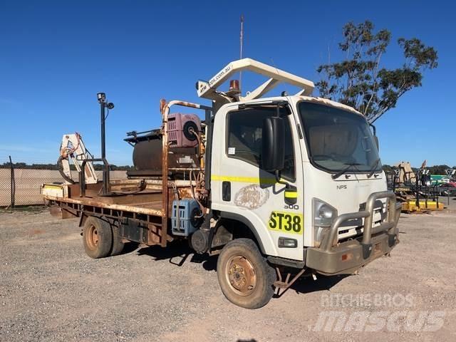 Isuzu NPS 300 Camiones plataforma