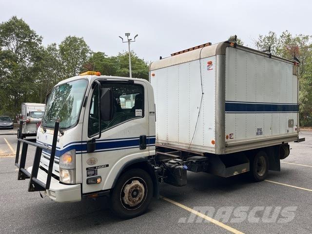 Isuzu NQR Camiones caja cerrada
