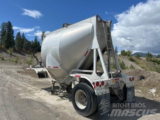  J & L 1300/SPR Otros remolques