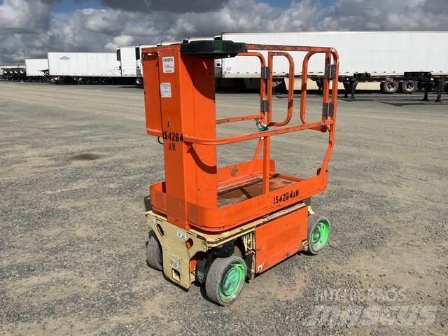 JLG 1230ES Ascensores de personal y montacargas de acceso