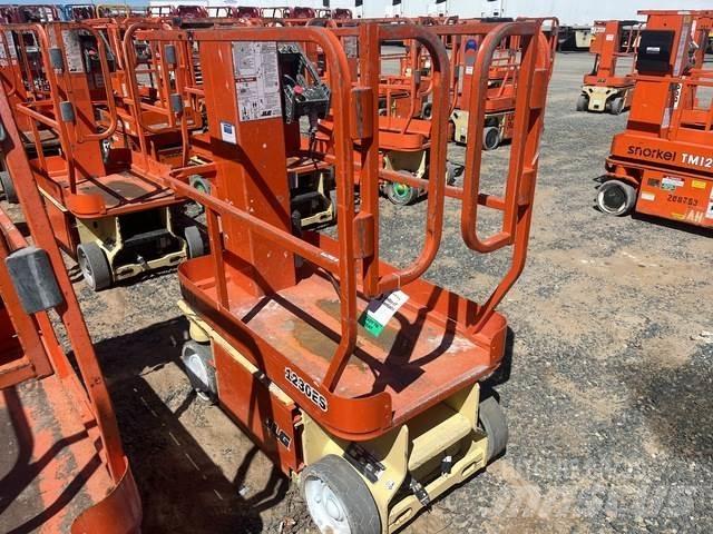 JLG 1230ES Ascensores de personal y montacargas de acceso