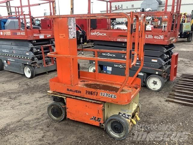 JLG 1230ES Ascensores de personal y montacargas de acceso