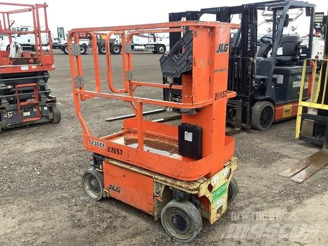 JLG 1230ES Ascensores de personal y montacargas de acceso