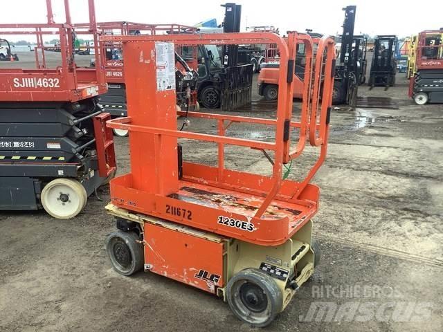 JLG 1230ES Ascensores de personal y montacargas de acceso