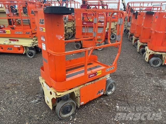 JLG 1230ES Ascensores de personal y montacargas de acceso
