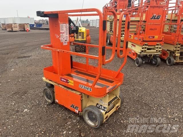 JLG 1230ES Ascensores de personal y montacargas de acceso