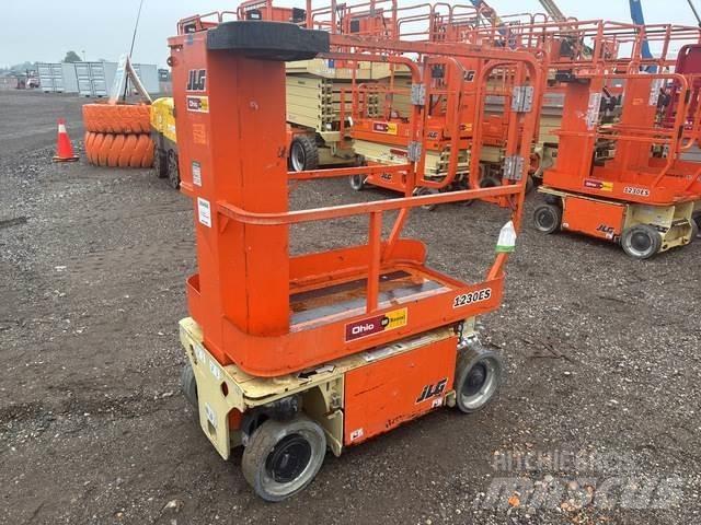 JLG 1230ES Ascensores de personal y montacargas de acceso