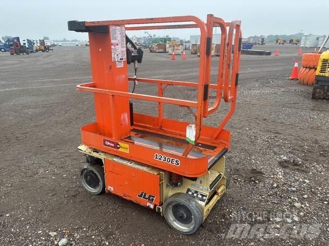 JLG 1230ES Ascensores de personal y montacargas de acceso
