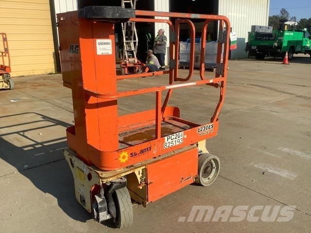 JLG 1230ES Ascensores de personal y montacargas de acceso