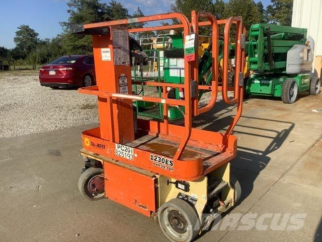 JLG 1230ES Ascensores de personal y montacargas de acceso