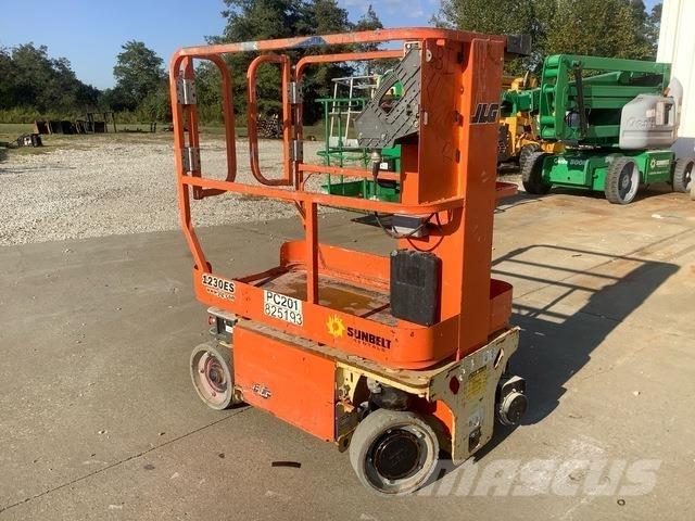 JLG 1230ES Ascensores de personal y montacargas de acceso