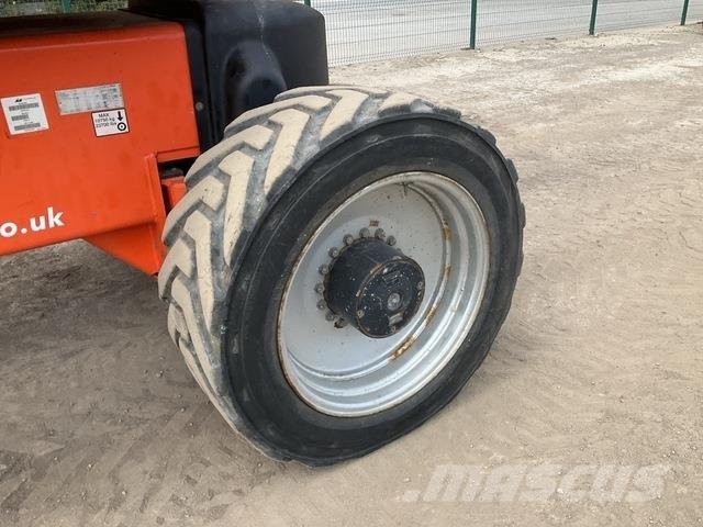 JLG 1250AJ Plataforma de trabajo articulada