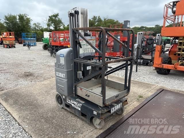 JLG 20MVL Ascensores de personal y montacargas de acceso