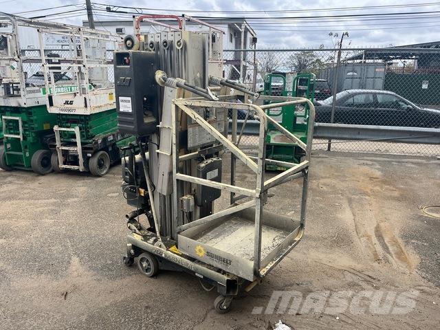 JLG 30AM Ascensores de personal y montacargas de acceso