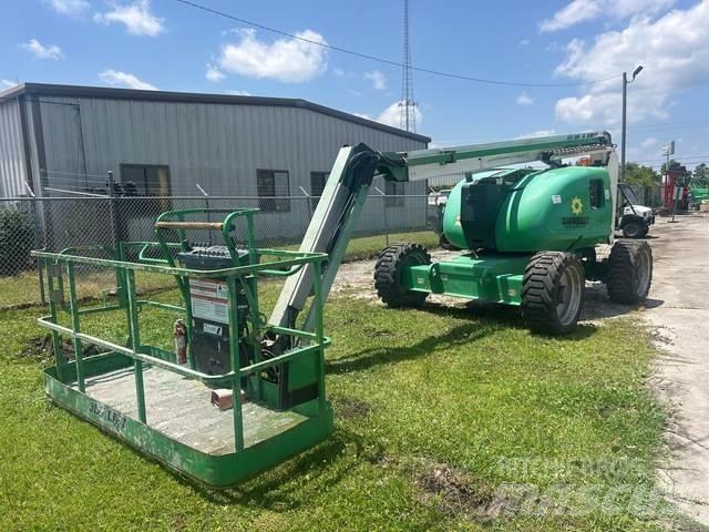 JLG 600AJ Plataforma de trabajo articulada
