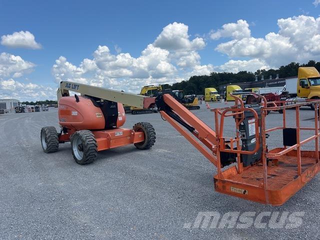 JLG 600AJ Plataforma de trabajo articulada