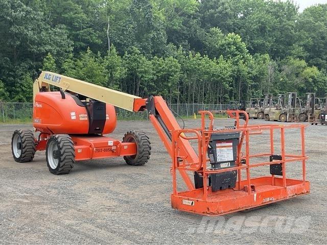 JLG 600AJ Plataforma de trabajo articulada