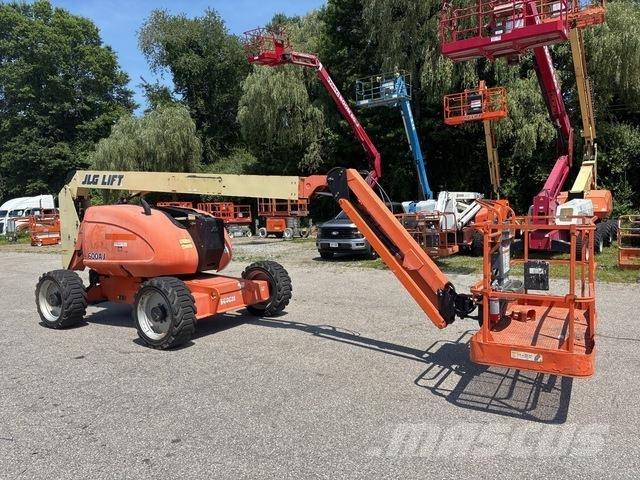 JLG 600AJ Plataforma de trabajo articulada