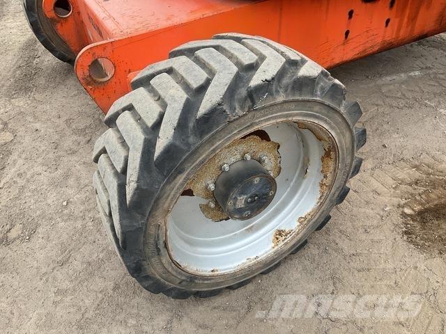 JLG 600AJ Plataforma de trabajo articulada