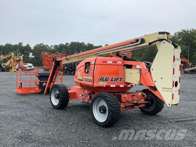 JLG 600AJ Plataforma de trabajo articulada