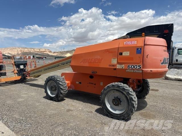 JLG 600S Plataformas de trabajo telescópica