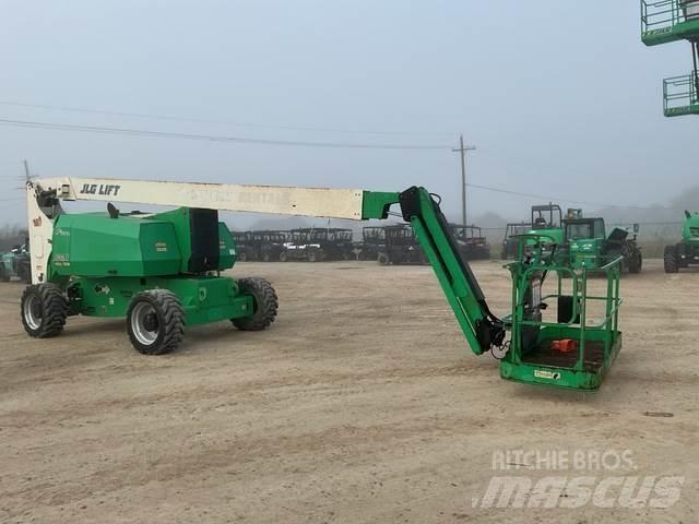 JLG 800AJ Plataforma de trabajo articulada