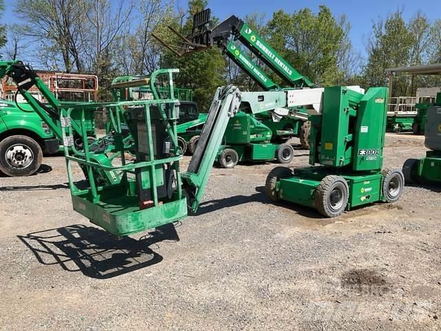 JLG E300AJ Plataforma de trabajo articulada