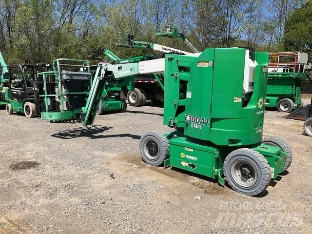 JLG E300AJ Plataforma de trabajo articulada
