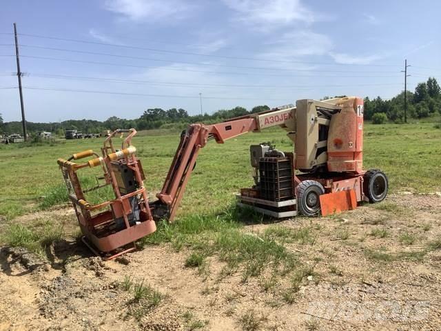 JLG E300AJ Plataforma de trabajo articulada