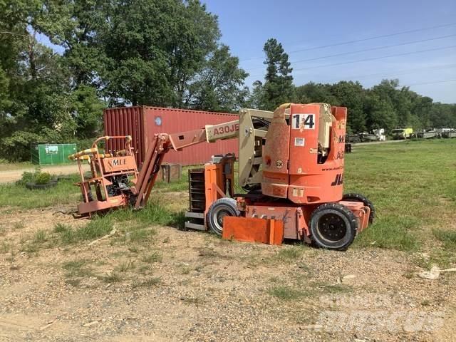 JLG E300AJ Plataforma de trabajo articulada