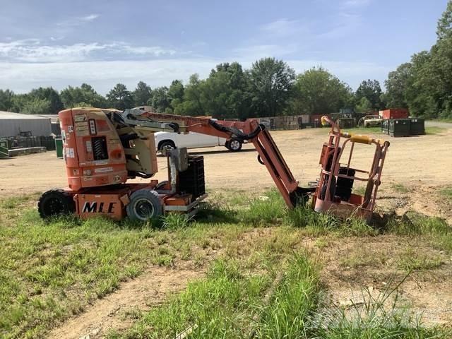 JLG E300AJ Plataforma de trabajo articulada