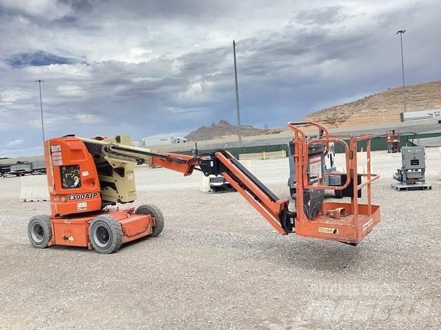 JLG E300AJP Plataforma de trabajo articulada