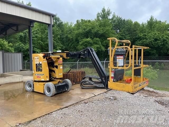 JLG E300AJP Plataforma de trabajo articulada