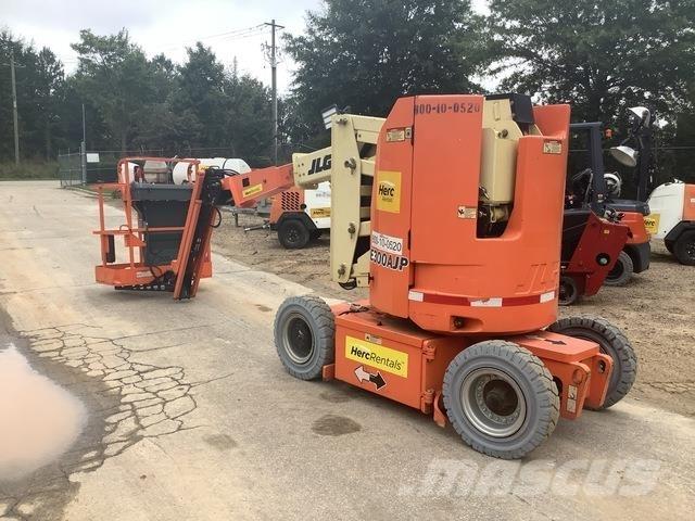JLG E300AJP Plataforma de trabajo articulada