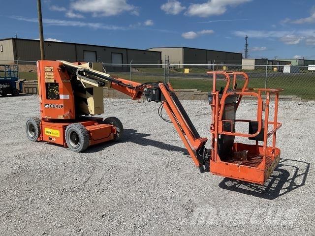 JLG E300AJP Plataforma de trabajo articulada
