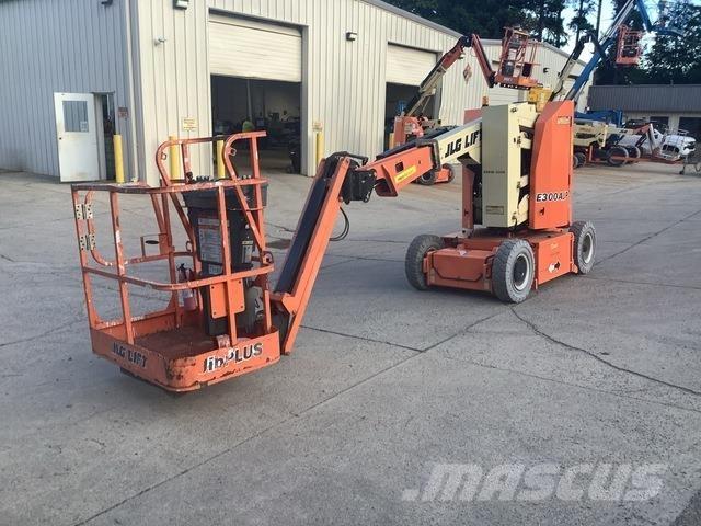 JLG E300AJP Plataforma de trabajo articulada