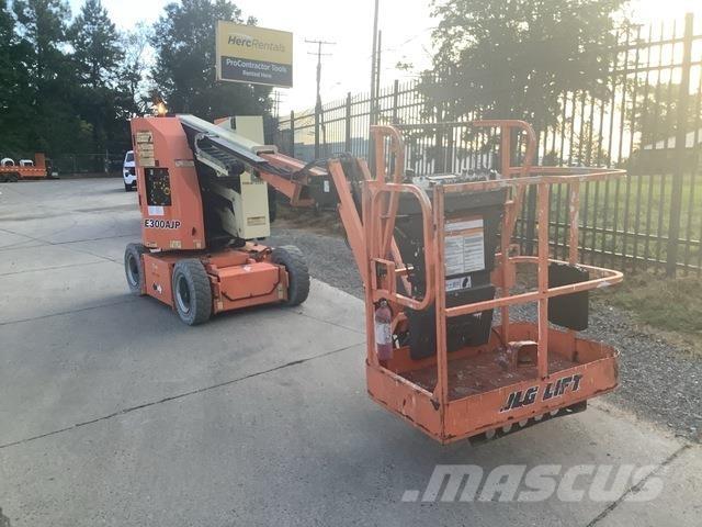 JLG E300AJP Plataforma de trabajo articulada