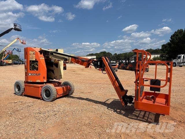 JLG E300AJP Plataforma de trabajo articulada