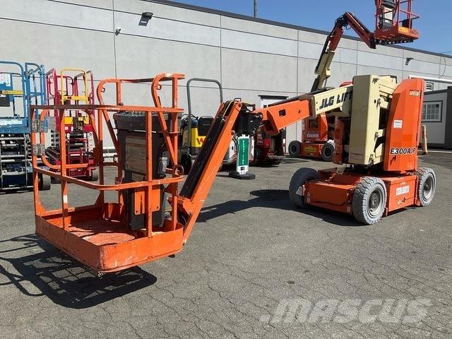 JLG E300AJP Plataforma de trabajo articulada