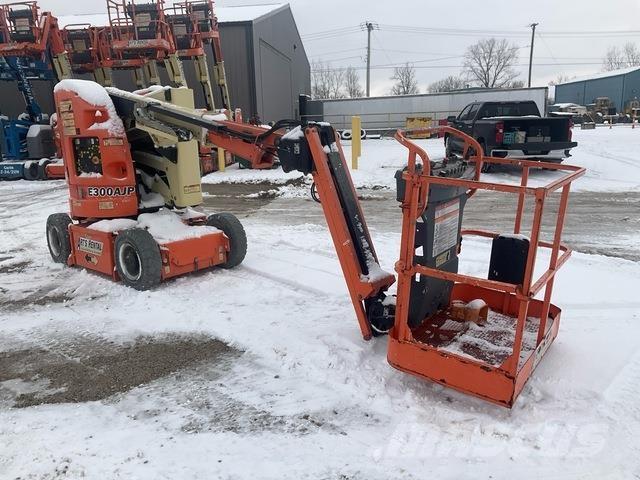 JLG E300AJP Plataforma de trabajo articulada