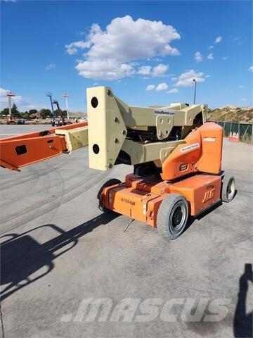 JLG E400AJP Plataforma de trabajo articulada
