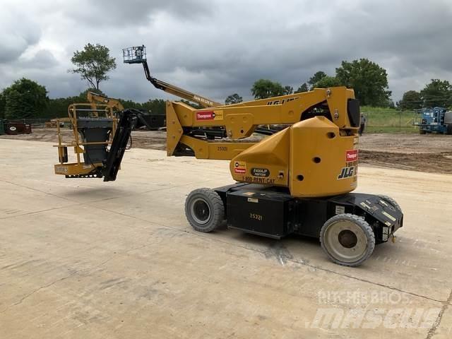 JLG E400AJPN Plataforma de trabajo articulada