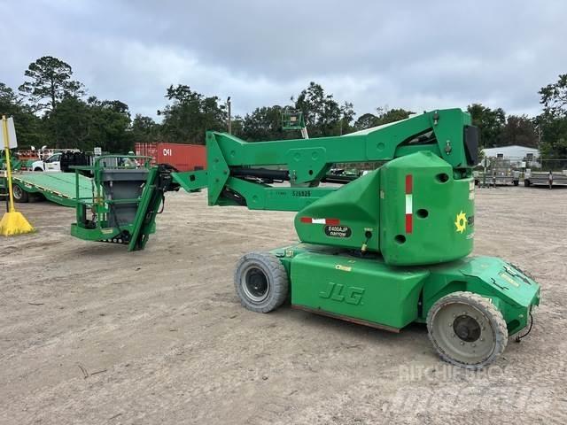 JLG E400AJPN Plataforma de trabajo articulada