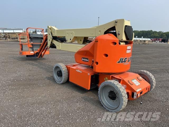 JLG E450AJ Plataforma de trabajo articulada