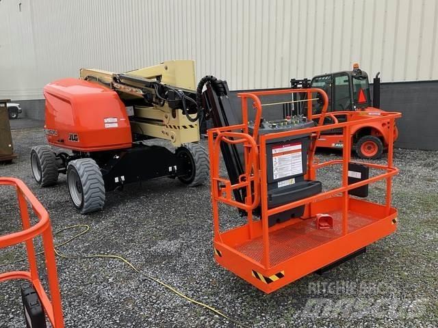 JLG EC450AJ Plataforma de trabajo articulada