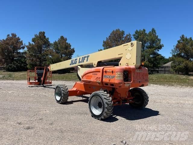 JLG M600JP Plataforma de trabajo articulada