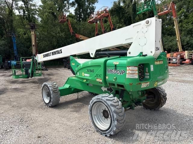 JLG M600JP Plataforma de trabajo articulada