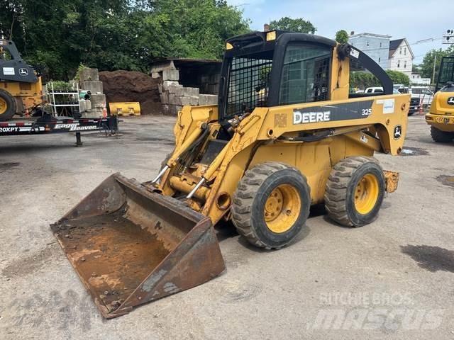 John Deere 325 Minicargadoras