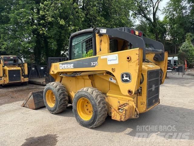 John Deere 325 Minicargadoras